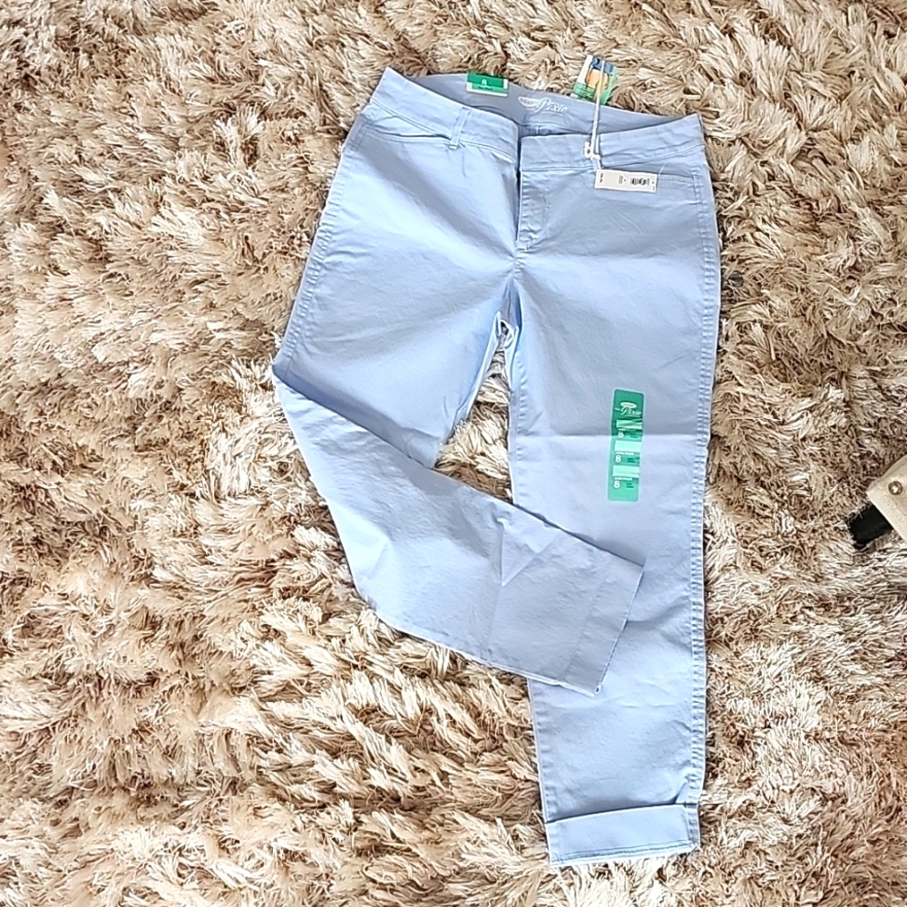 NEW WITH TAGS Old Navy capri pants